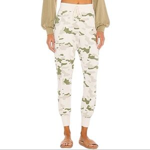 SUNDRY Camo Cargo Sweatpant in Cream
